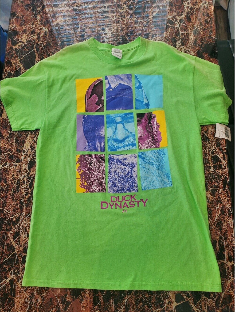 2013 Duck Dynasty Tee size Medium